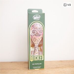 Wicked So Popular Wet Brush Pink Detangler Witch Glinda Gold Butterfly Bobbies